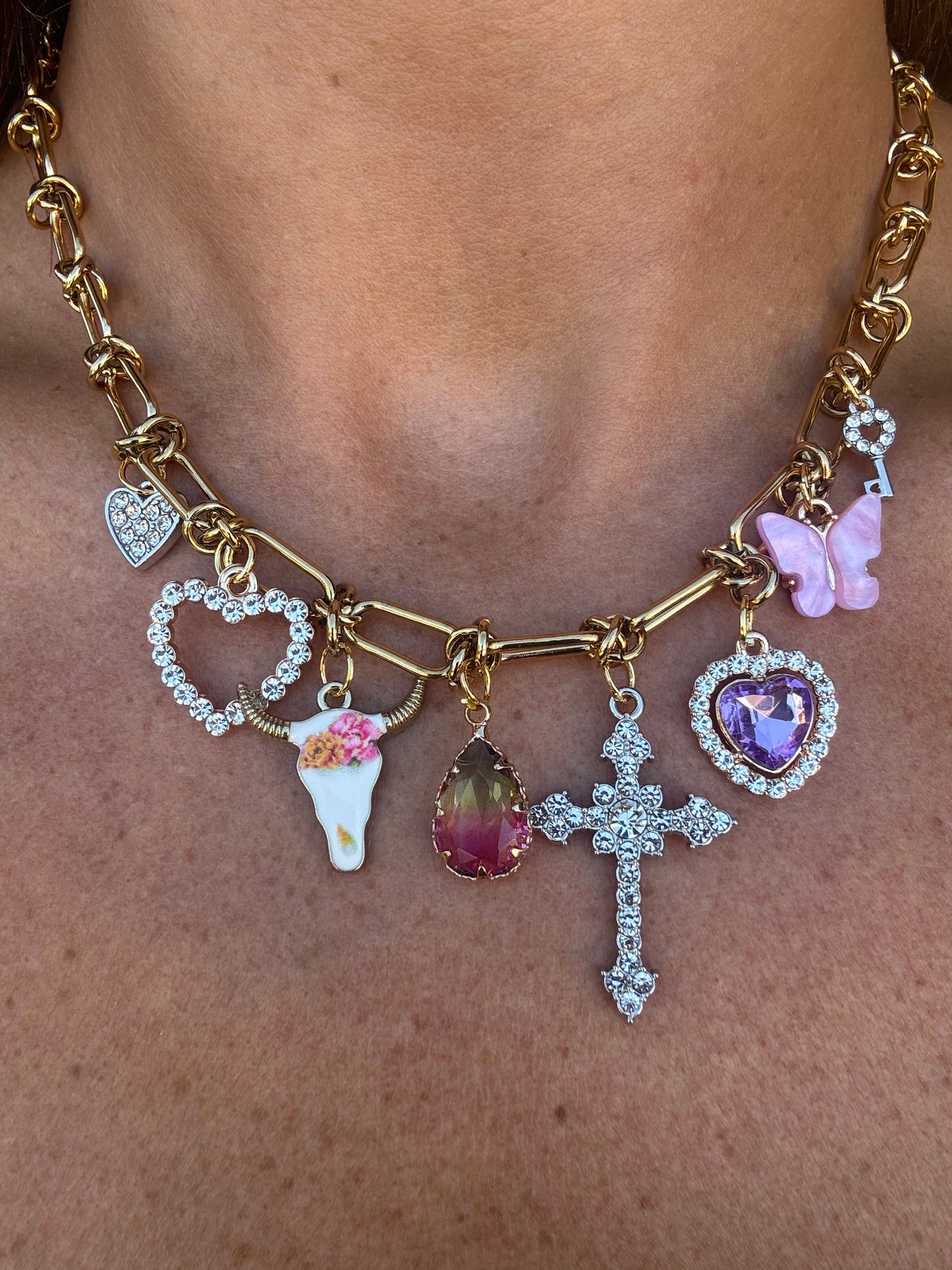 Catenina oro con charms ๐