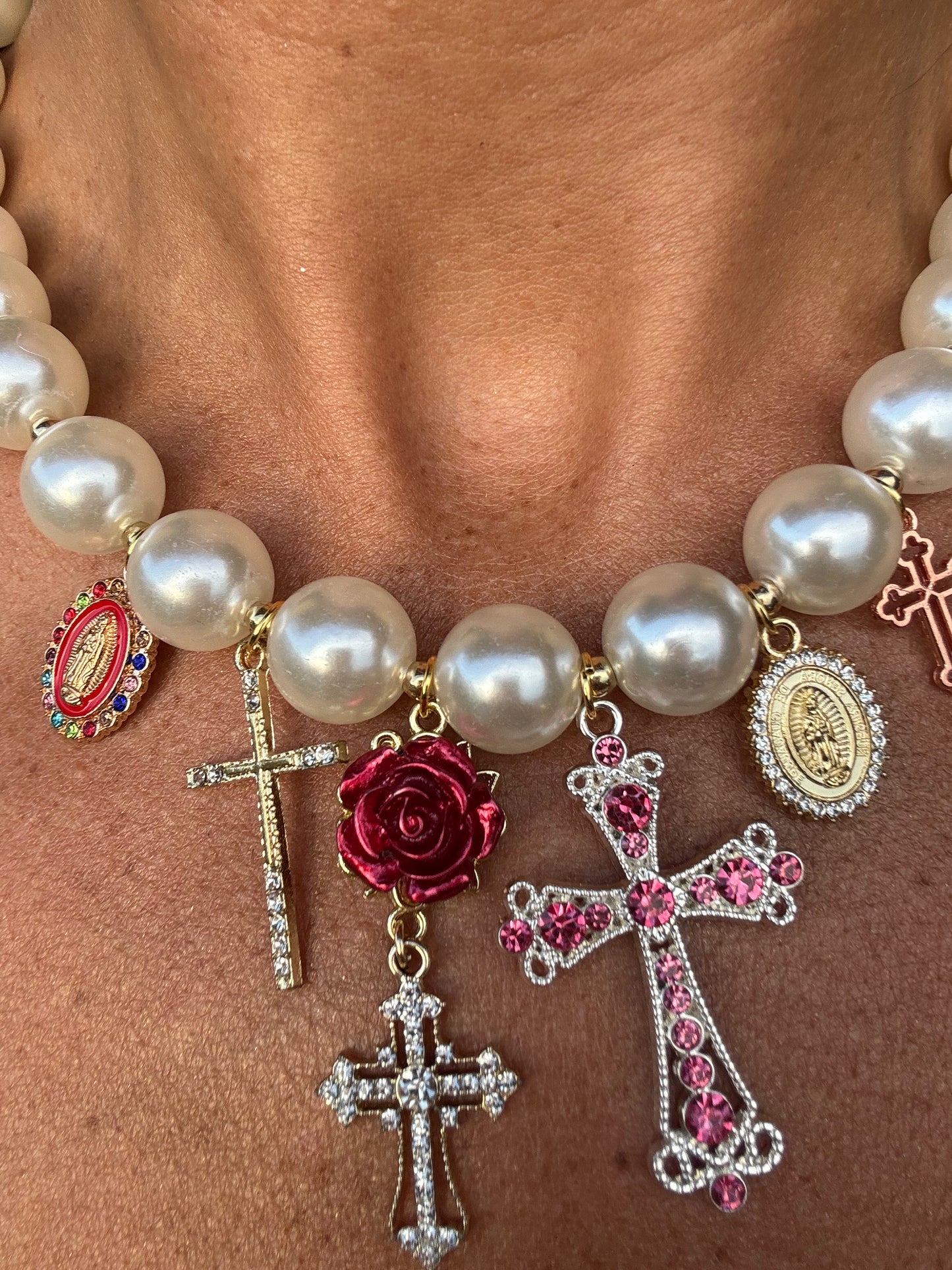 Collana croci e rosa rossa 🌹